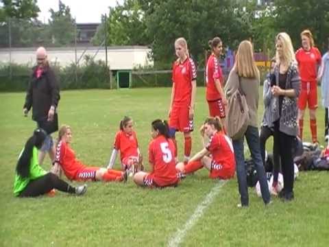 Inden Værebro Pigehold's Kamp d.12/6 2012