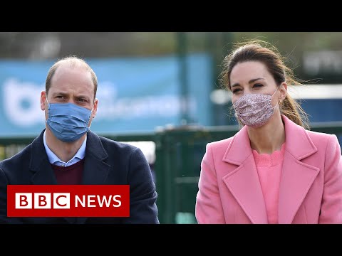 威廉王子說，皇家 "不是一個種族主義的家庭"， - BBC News (Royals 'not a racist family', Prince William says - BBC News)