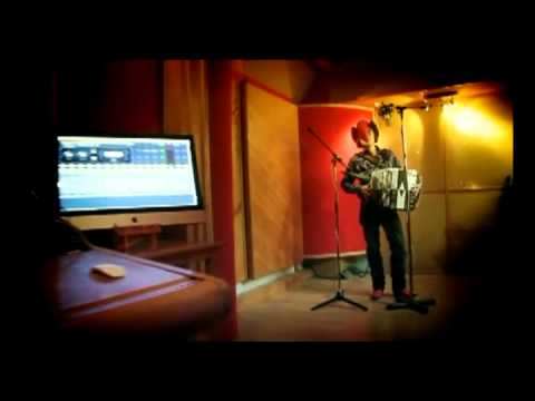 LIBAN GARZA VIDEO CLIP LA BOTELLA