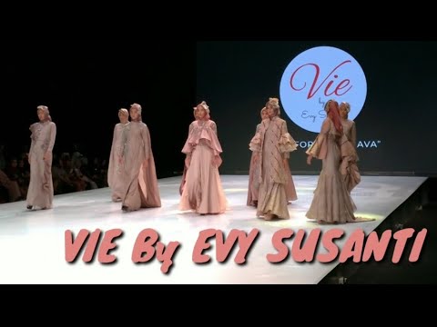 HIJAB VIE By EVI SUSANTI ,INDONESIA FASHION WEEK 2019