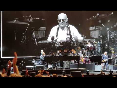 Ray Cooper and the band going off - Elton Geelong, Mt Duneed Estate 7 December 2019