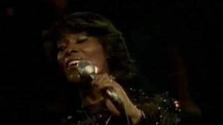 Dionne Warwick - This Guy's In Love With You