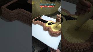 guitar cake design #2kg #cakedecorating#birthdaycake  #shortvideo #cakenewdesigncake