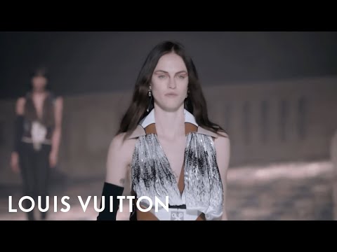 Women's Fall-Winter 2018 Show | LOUIS VUITTON