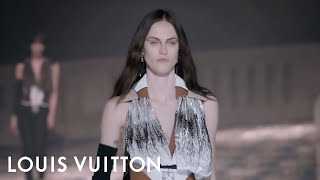 Louis Vuitton Women&#39;s Fall-Winter 2018 Fashion Show | LOUIS VUITTON