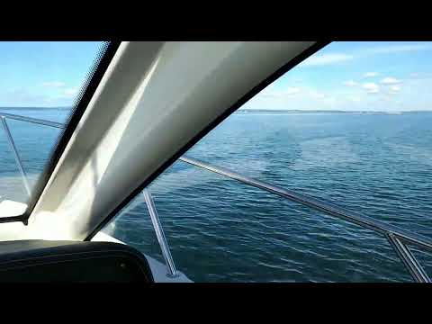 Schnellfahrt mit dem Motorboot auf dem Bodensee