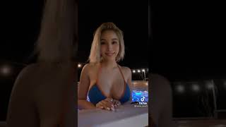 下乳が絶妙にエロいんよ❤️#shorts #reona