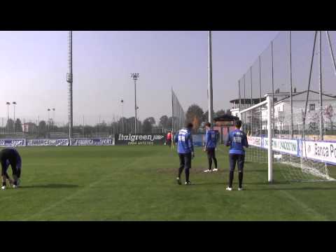 ULTIME DA NOVARELLO - Tecnica in presa aerea: l'allenamento dei portieri azzurri