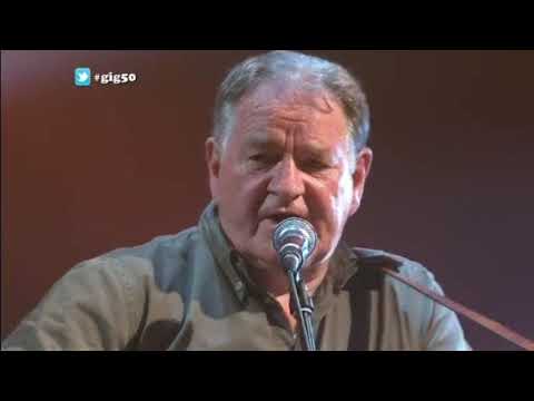 Dafydd Iwan a Gwibdaith Hen Frân - Carlo