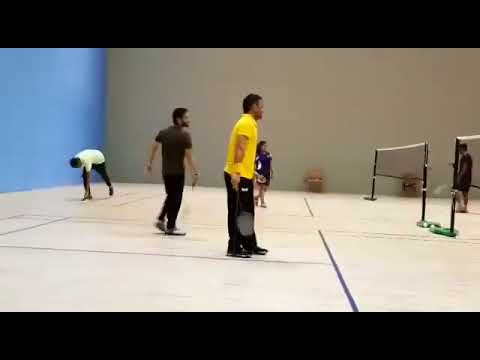exclusive video!!!! MS DHONI was spotted playing badminton ahead at JSCA stadium,Ranchi