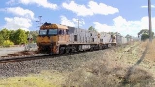 preview picture of video 'Pacific National Container Train - PoathTV Australian Railways & Freight Trains'