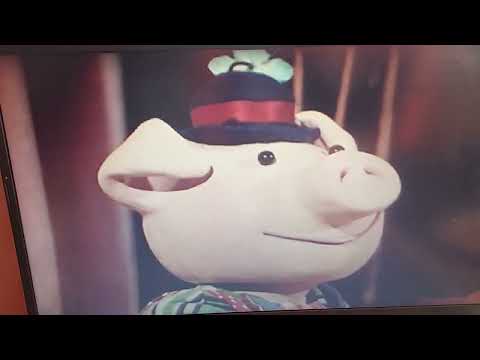 "Kung Fu Pig 3" Part 5 - Huxley Pig's Bath Time