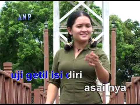 Lily Stephen - Enggai Di Keduan (Official Music Video)