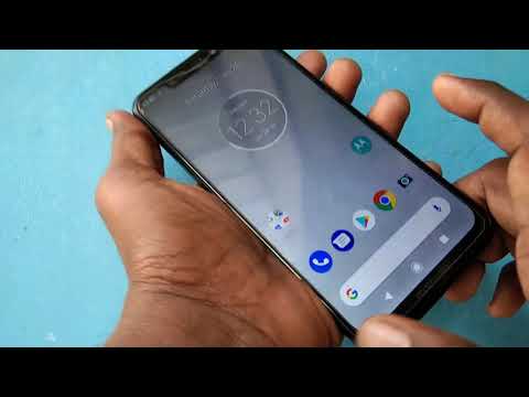 How to change font size in Moto One Power