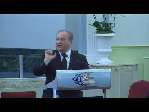 Gabi Izsak - Intre chemare si intrare