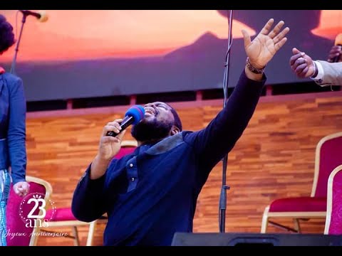 20minute intense de prière d'Adoration de supplication avec Fr Emmanuel Musongo (ayanolaka na moto)