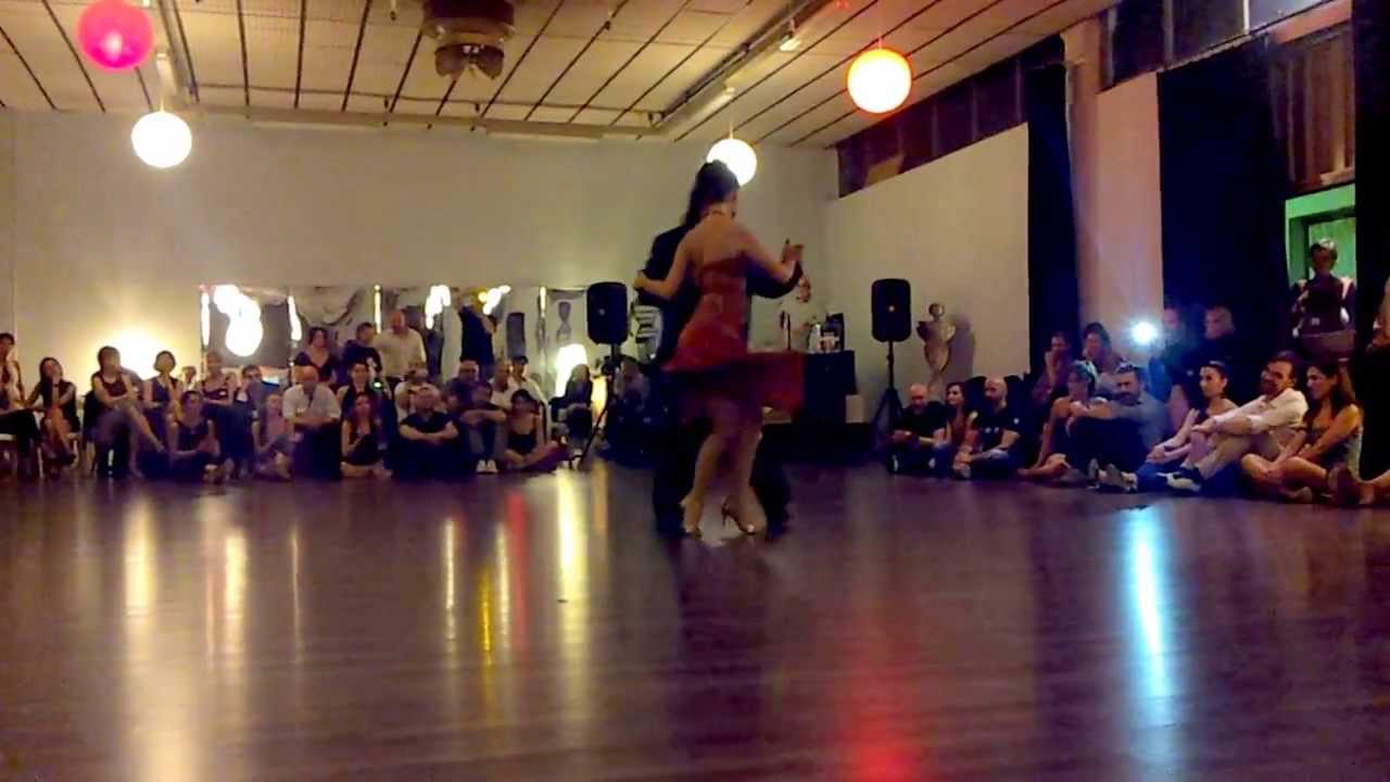 Video thumbnail for Chicho Frumboli & Juana Sepulveda - Viejo Almacen Papelero (Mantova) 4