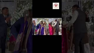 Download lagu Ashok Saraf & Nivedita Saraf @ Soham Bandekar & Pooja Birari Reception #sohambandekar #poojabirari mp3