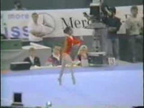 89 Worlds WAG Team Finals Pak Gyong Sil (PRK) FX