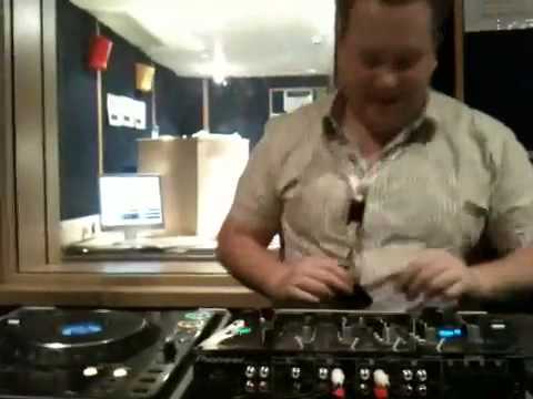 Dj dan h in the mix (pIss take)