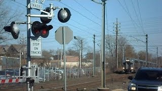 preview picture of video 'New Jersey Transit Train Rushing Through Long Branch'