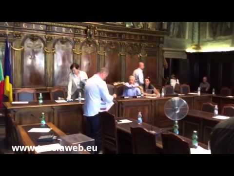 Il consiglio salta - Ubertini (Fi): "Fate vomitare"