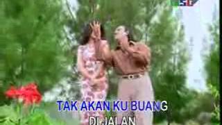 Download lagu yus yunus feat erie suzan kertas putih mp3 Download lagu yus yunus feat erie suzan kertas putih mp3