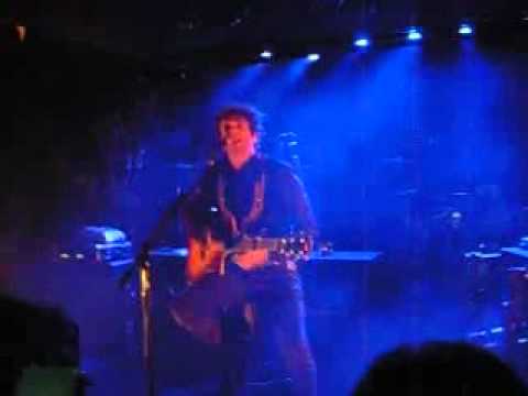 Thumbnail for Gustavo se equivoca de tema - Gustavo Cerati - Samsung Studio 18/03/2010 by cerati