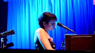 Norah Jones - Waiting (Live @ Olympia)