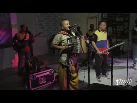 Esta Noche es mía - Juancho Ruiz y su Sabor Colombiano