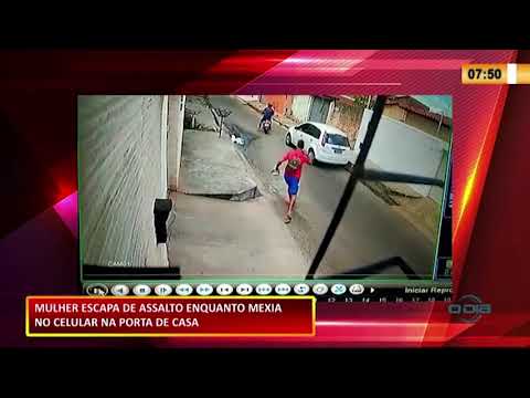 Mulher escapa de assalto enquanto mexia em celular na porta de casa 21 10 2020