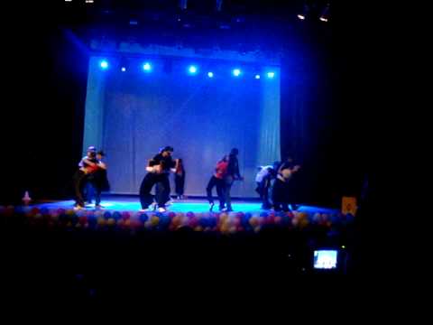 APRESENTAÇÃO 8 ANO A - FLAMBOYANTS 2013