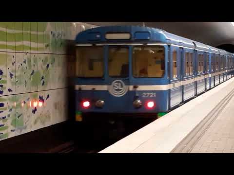 Blandtåg C6/C14 Tunnelbana passerar förbi 🔴 Mälarhöjden.