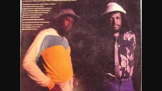 Black Uhuru - Fleety Foot