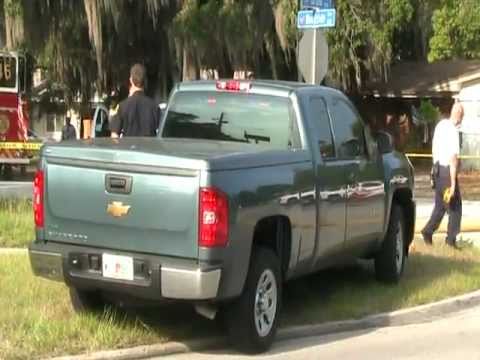 UNDERCOVER POLICE PICKUP TRUCK WITH RED AND BLUE LED LIGHTS