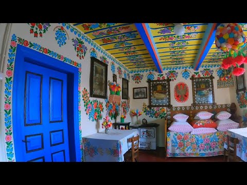 satul cu toate casele pictate