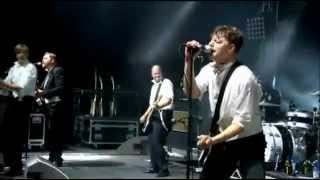 The Hives - Wait A Minute Live@Reading Festival 2012