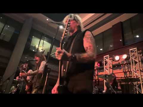 Chris Holmes-on your knees-monsters of rock cruise 2025