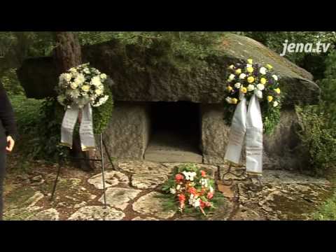 Kranzniederlegung: Heute vor 75 Jahren starb der Firmengründer Otto Schott