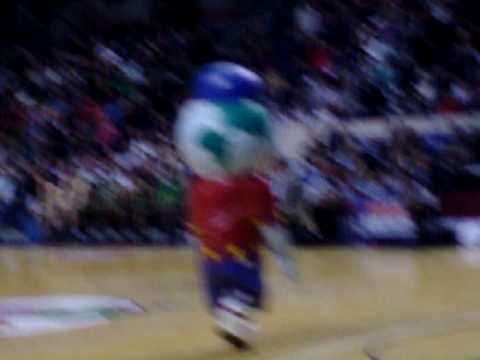 Harlem Globetrotters - What Is Love