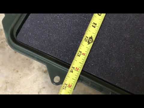 Pelican Vault V800 vs Pelican Storm iM3300
