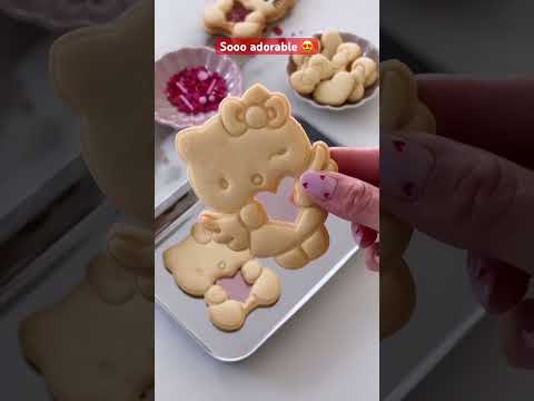 We Made Valentine's Hello Kitty Shaker Cookies