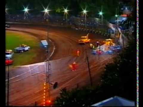 Claremont speedway,  Dusty in the Super Sedan , That crashed.