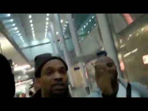 Mike Epps Foolin Around In The Airport In West Philly.mp4