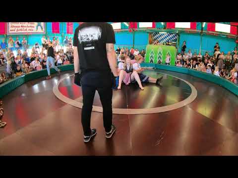 Oktoberfest 2019 Kirmes Fahrgeschäft Teufelsrad POV