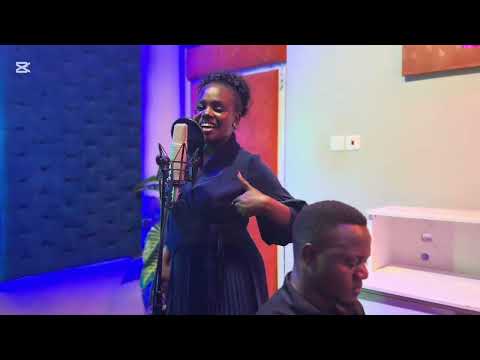 YECU BER/ ACHOLI PRAISE SONG/NIYEE SONIA