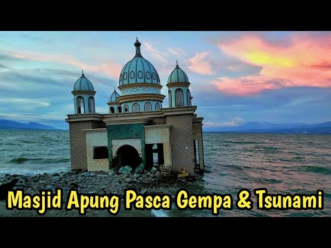 Pasca Gempa Dan Tsunami Masjid Apung Ini Jadi Objek Wisata Lokal Di Palu Sulawesi Tengah Indonesia