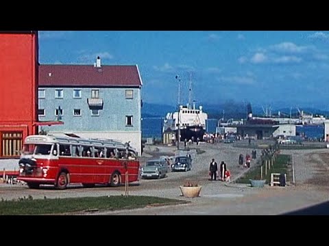 Leirvik sentrum i 1960 – Skip og båtar, rutebussar, sjøfly, folk og fe på Vikjo.