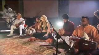 Shakira gypsy   en vivo!! Subtitulos en Español.mp4