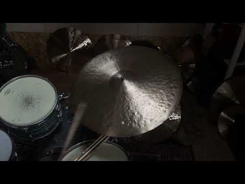 23. 2297g 22” Nefertiti Ride